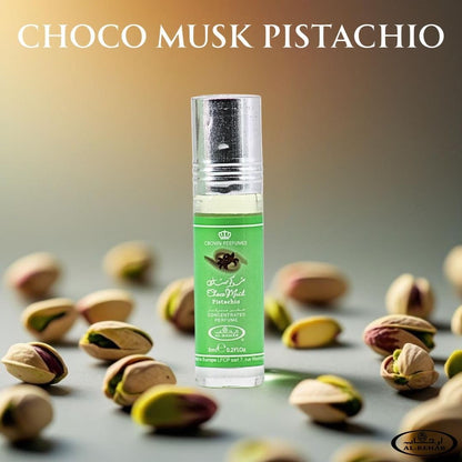 Choco Musk Pistachio 6ml Parfümöl - Al Rehab Misk in einer Flasche mit Pistazien im Hintergrund.